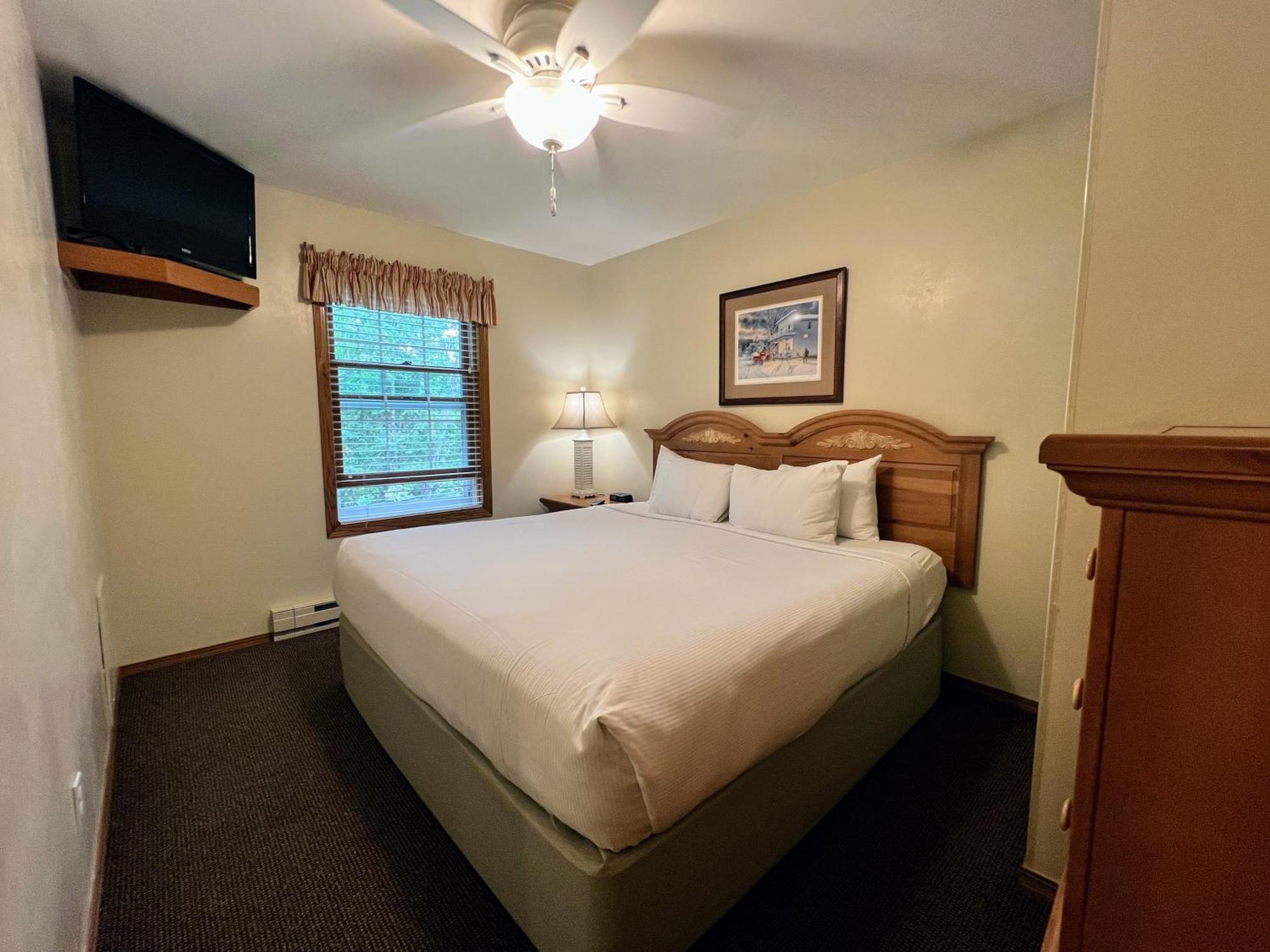 Bay Breeze Resort Ифрейм Екстериор снимка